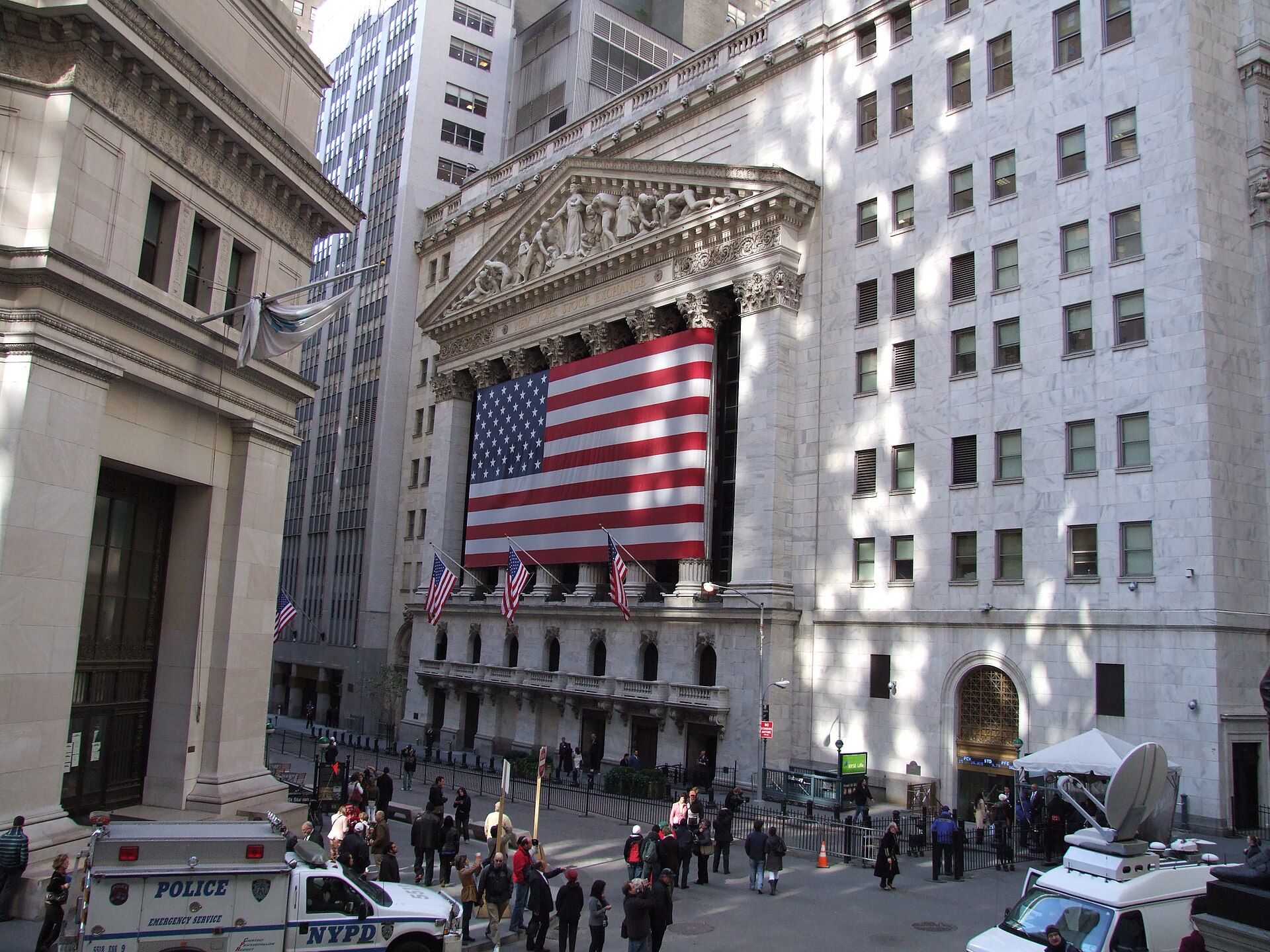 The New York Stock Exchange building seen from Federal Hall
