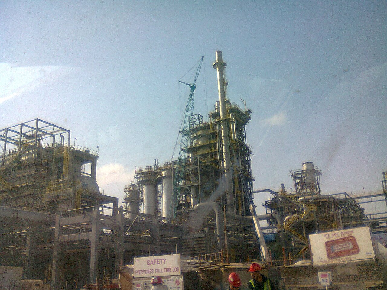 A Saudi Aramco joint-venture refinery complex at Jubail, Saudi Arabia.